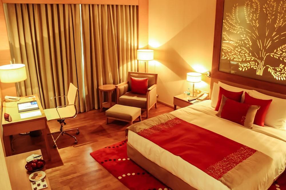Radisson Blu Hotel New Delhi Dwarka Ruang foto A room at the Taj Bengal