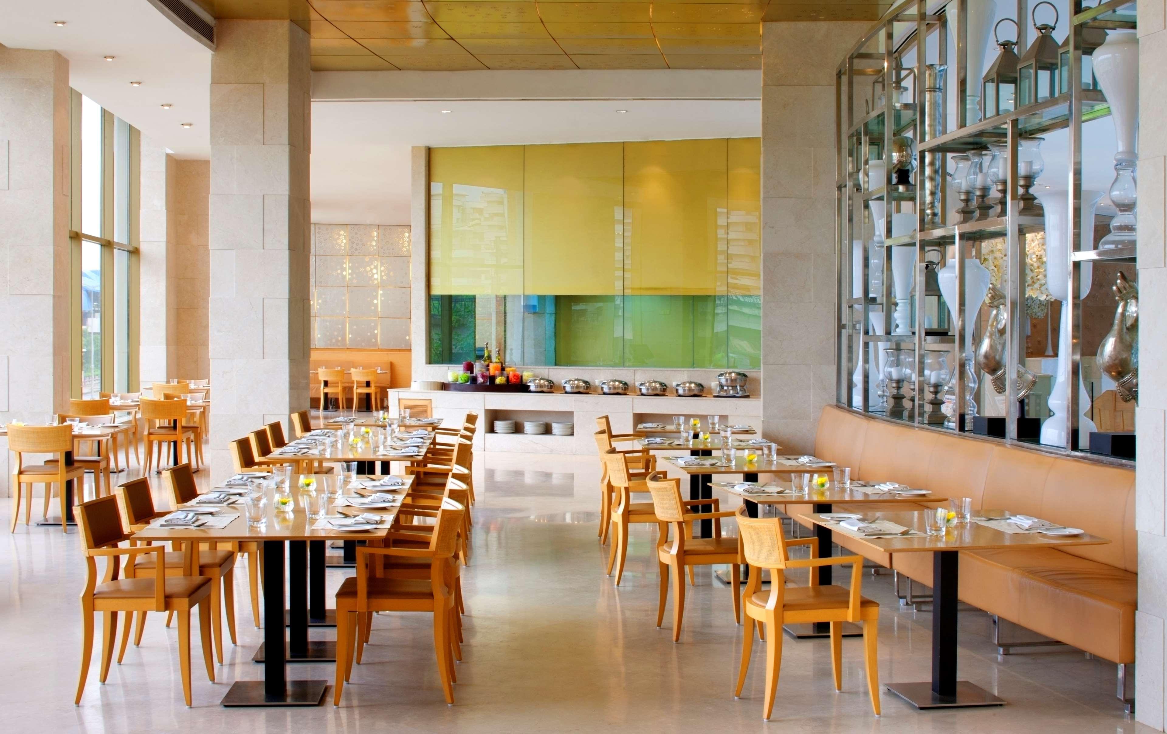 Radisson Blu Hotel New Delhi Dwarka Restoran foto The Park, Hyderabad
