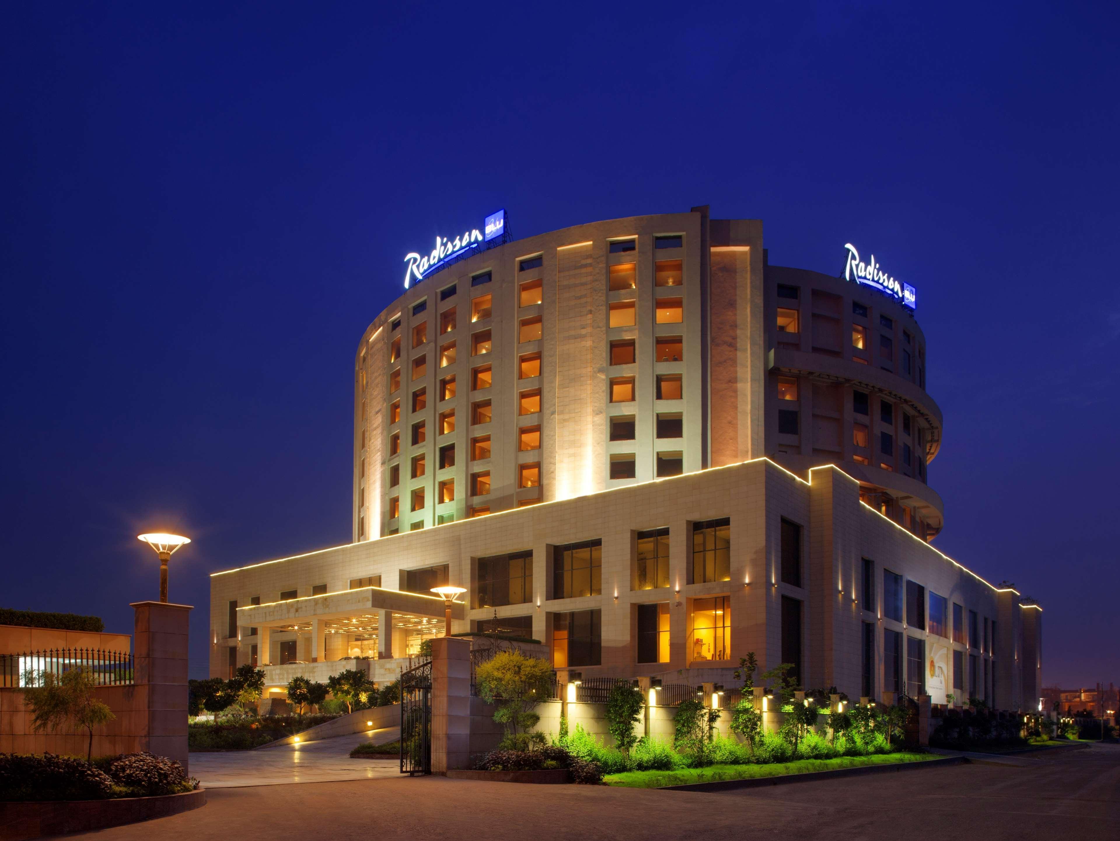 Radisson Blu Hotel New Delhi Dwarka Bagian luar foto Radisson Blu Hotel, Faridabad