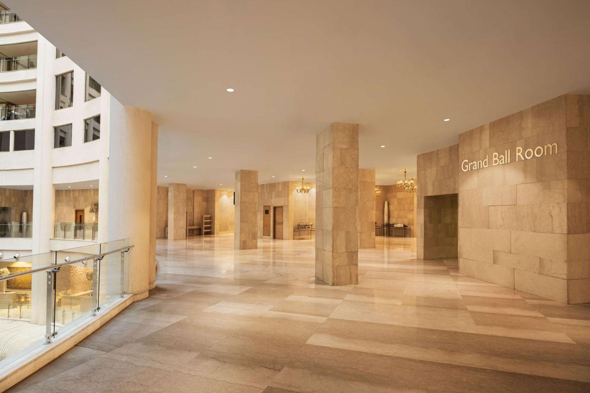 Radisson Blu Hotel New Delhi Dwarka Bagian luar foto The Grand Ballroom