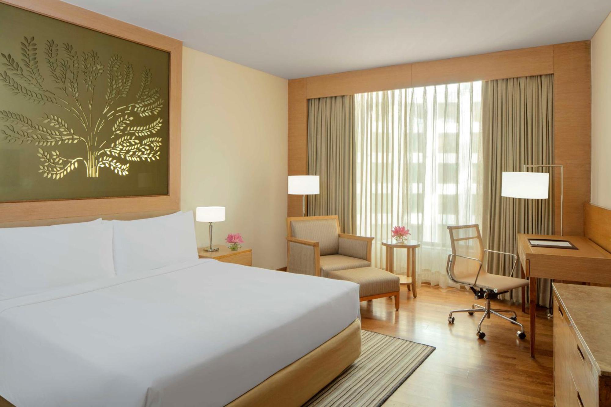 Radisson Blu Hotel New Delhi Dwarka Bagian luar foto A room at the Taj Bengal