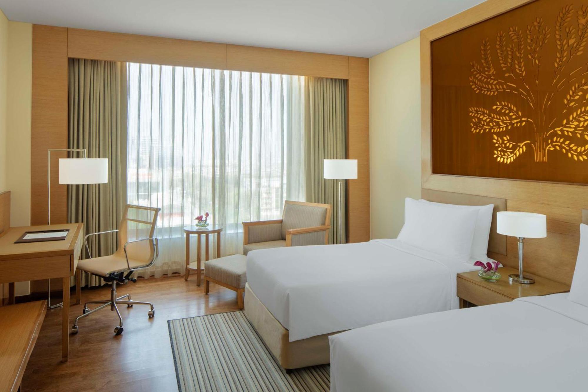 Radisson Blu Hotel New Delhi Dwarka Bagian luar foto Deluxe Room